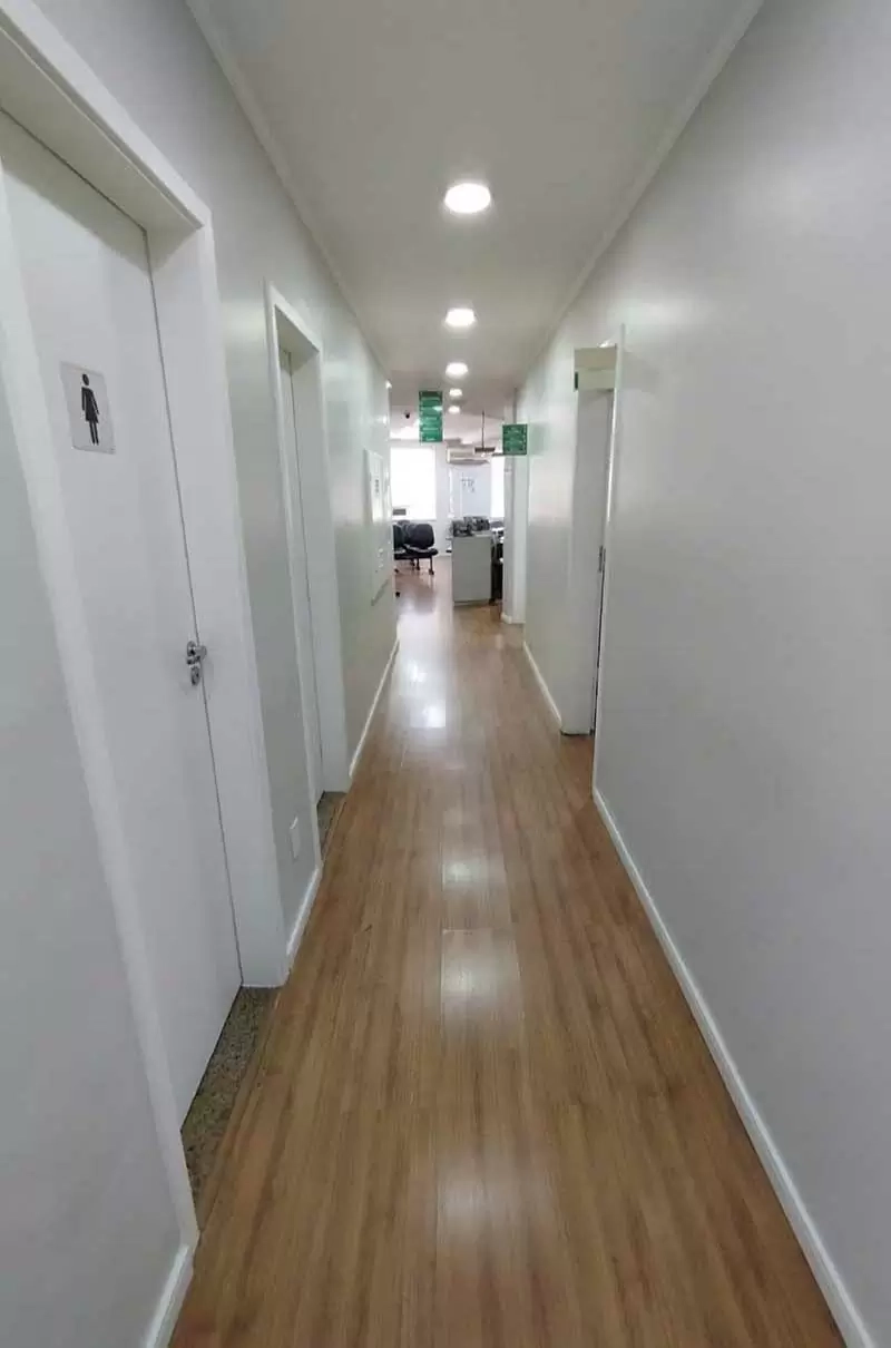 Corredor de acesso às salas